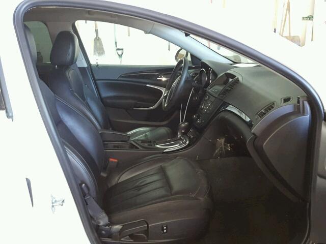 2G4GR5EK4C9142515 - 2012 BUICK REGAL WHITE photo 5