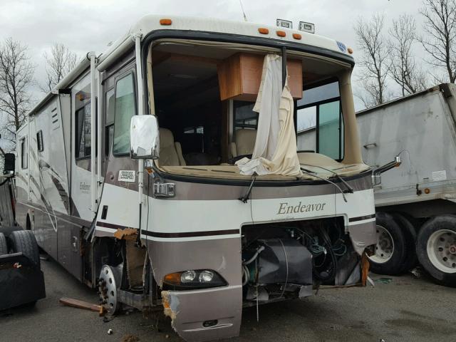 1RF22464022017501 - 2002 ROADMASTER RAIL RAISED RAI WHITE photo 1