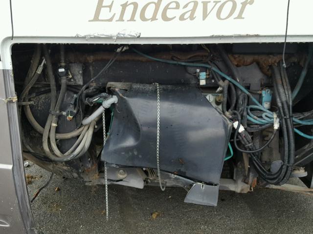 1RF22464022017501 - 2002 ROADMASTER RAIL RAISED RAI WHITE photo 7