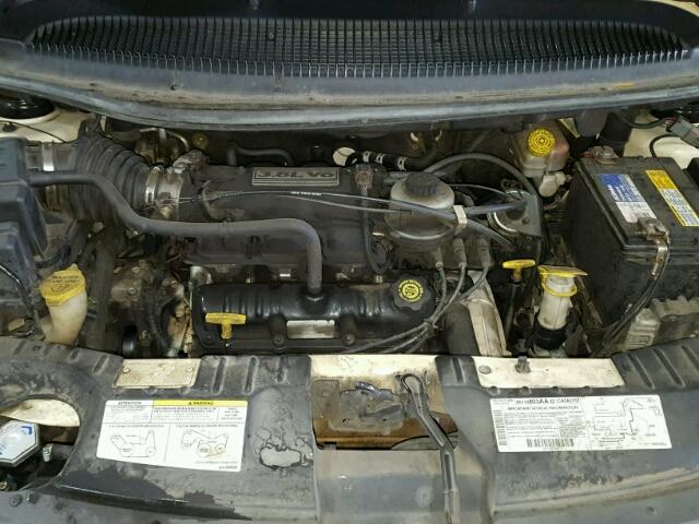 2C4GP74L12R607444 - 2002 CHRYSLER TOWN & COU WHITE photo 7