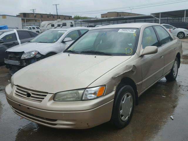 4T1BG22KXXU517934 - 1999 TOYOTA CAMRY CE TAN photo 2