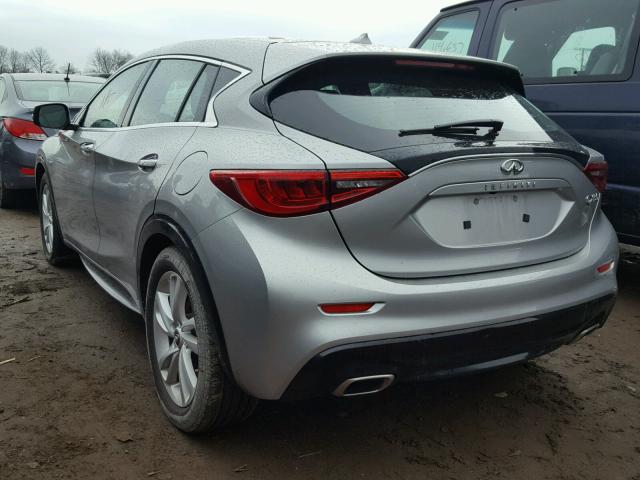 SJKCH5CP6HA039805 - 2017 INFINITI QX30 BASE SILVER photo 3