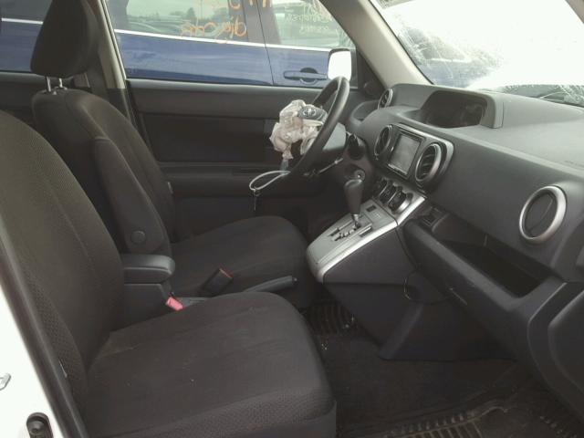 JTLKE50E881050254 - 2008 TOYOTA SCION XB თეთრი ფოტო 5