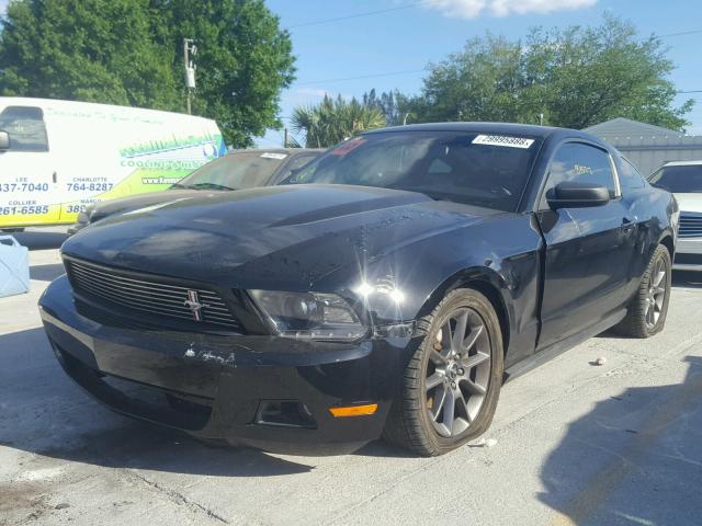 1ZVBP8AM1C5238514 - 2012 FORD MUSTANG BLACK photo 2