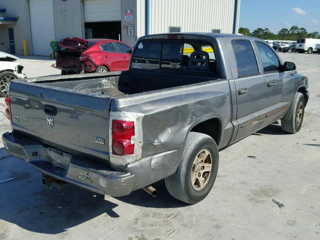 1D7HE48N85S247814 - 2005 DODGE DAKOTA QUA GRAY photo 4