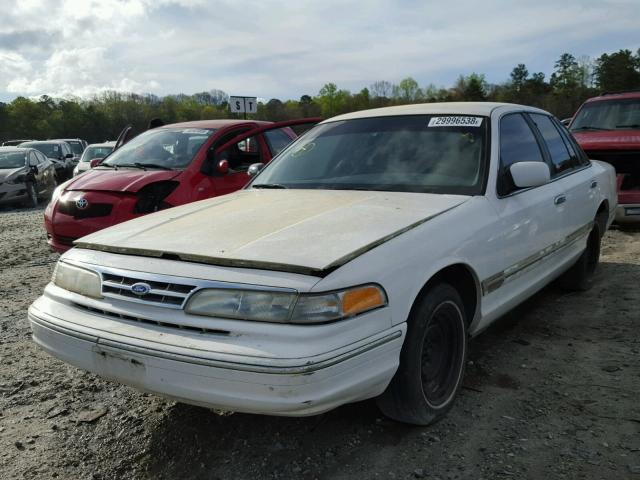 2FALP73W4VX170619 - 1997 FORD CROWN VICT WHITE photo 2