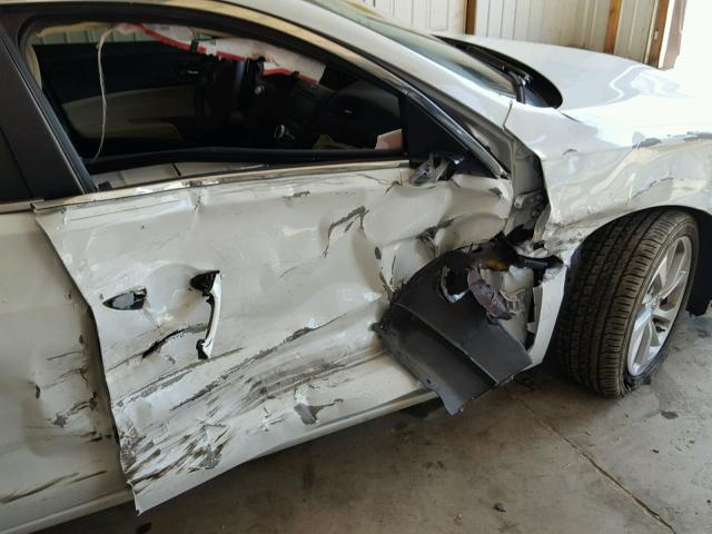 19UDE2F75GA006692 - 2016 ACURA ILX PREMIU WHITE photo 9