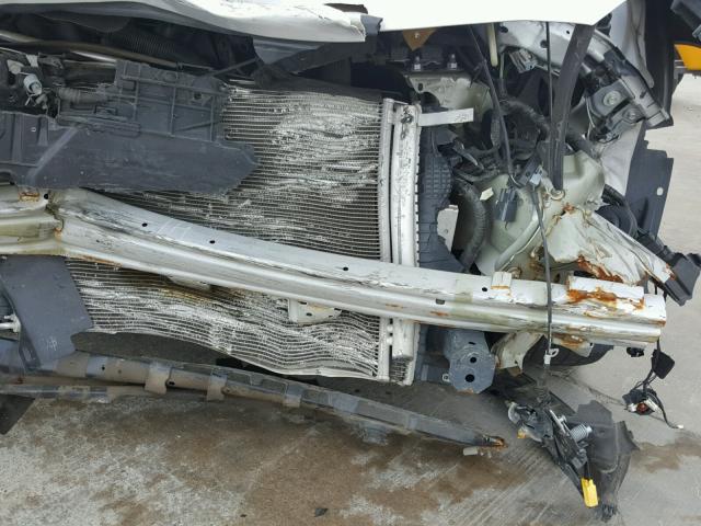 3FA6P0H76GR392098 - 2016 FORD FUSION SE SILVER photo 9