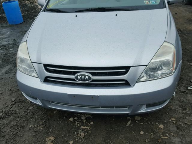 KNDMB233366060373 - 2006 KIA SEDONA EX SILVER photo 9