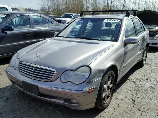 WDBRF61J13F405851 - 2003 MERCEDES-BENZ C 240 BEIGE photo 2