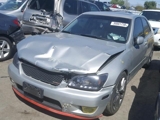 JTHBD192840085679 - 2004 LEXUS IS 300 SILVER photo 2