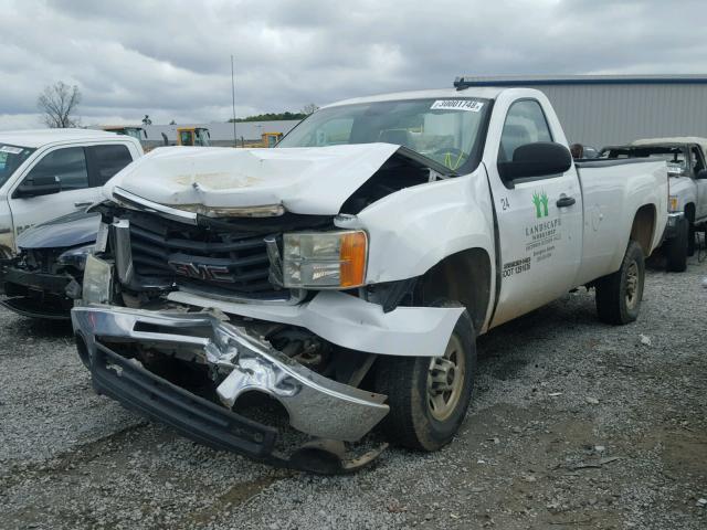 1GTHC44K29F150084 - 2009 GMC SIERRA C25 WHITE photo 2