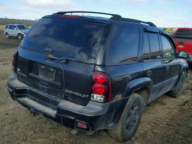 1GNDT13S042355103 - 2004 CHEVROLET TRAILBLAZE BLACK photo 4