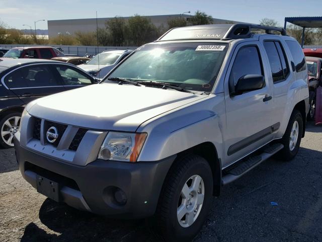 5N1AN08W55C616874 - 2005 NISSAN XTERRA OFF SILVER photo 2