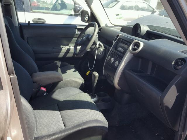 JTLKT324264085639 - 2006 TOYOTA SCION XB TAN photo 5