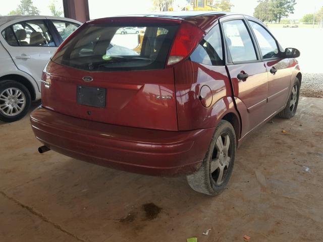 3FAFP37N85R106556 - 2005 FORD FOCUS ZX5 RED photo 4