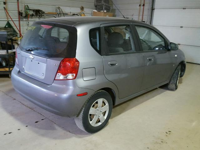 KL1TD66668B243223 - 2008 CHEVROLET AVEO BASE Szary zdjęcie 4