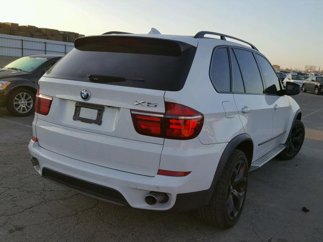5UXZW0C59C0B89301 - 2012 BMW X5 XDRIVE3 WHITE photo 4
