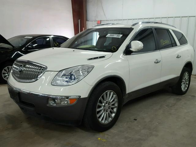 5GALRAED7AJ228322 - 2010 BUICK ENCLAVE CX WHITE photo 2