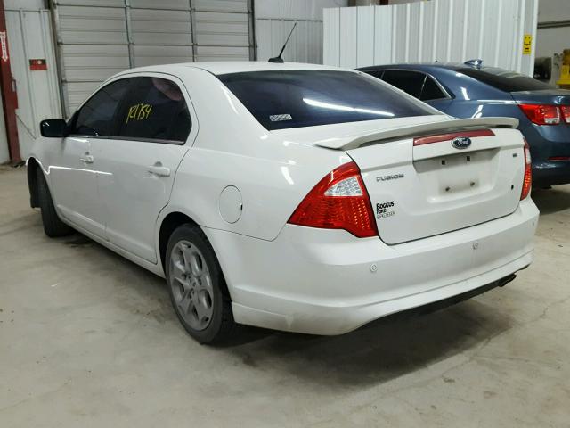 3FAHP0HAXBR121509 - 2011 FORD FUSION SE WHITE photo 3