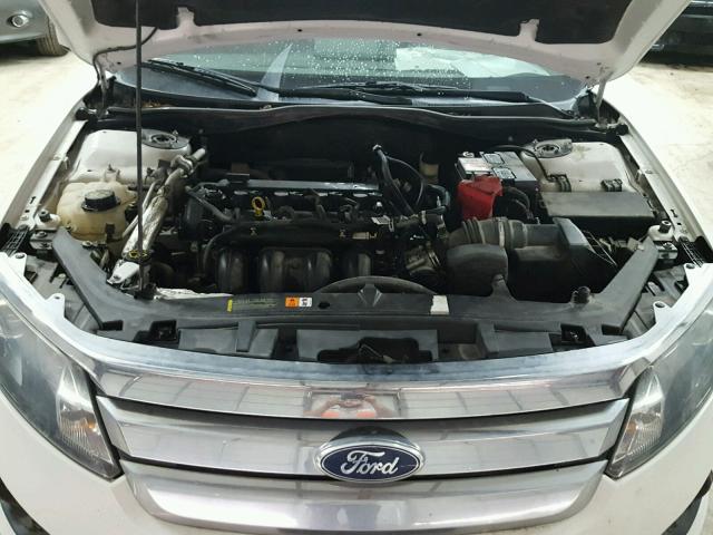 3FAHP0HAXBR121509 - 2011 FORD FUSION SE WHITE photo 7