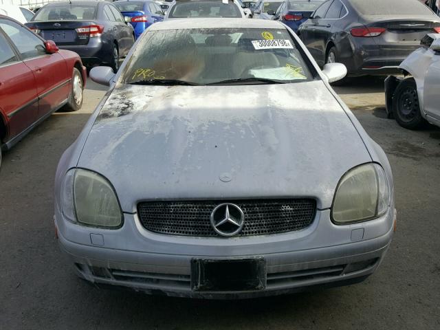 WDBKK47F4XF129742 - 1999 MERCEDES-BENZ SLK 230 KO SILVER photo 9