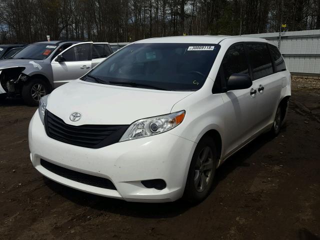 5TDZK3DC0FS667356 - 2015 TOYOTA SIENNA BAS WHITE photo 2