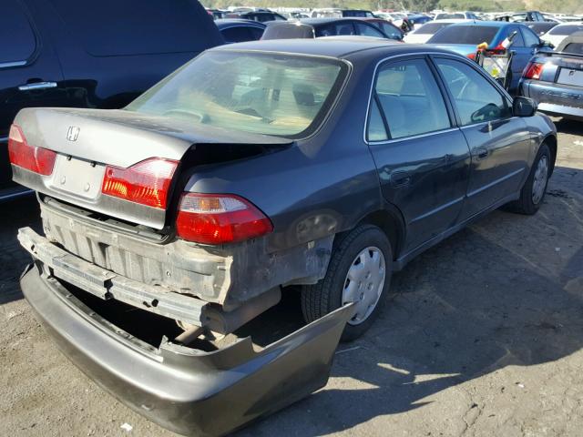 1HGCG564XWA092433 - 1998 HONDA ACCORD LX GRAY photo 4