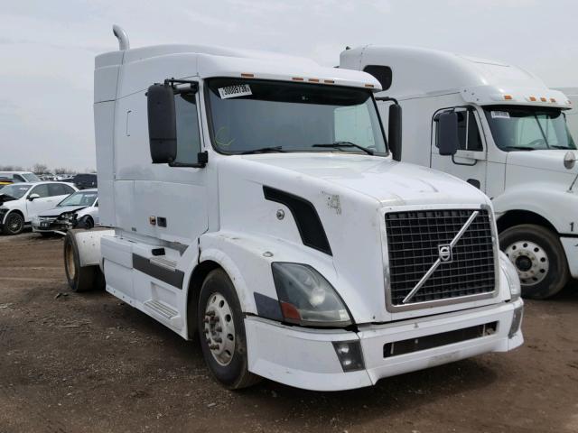 4V4NC9GH56N398075 - 2006 VOLVO VN VNL WHITE photo 1