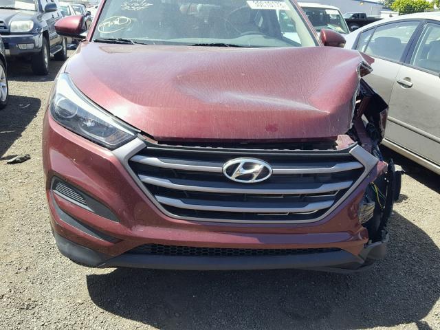 KM8J23A44GU122117 - 2016 HYUNDAI TUCSON SE MAROON photo 7