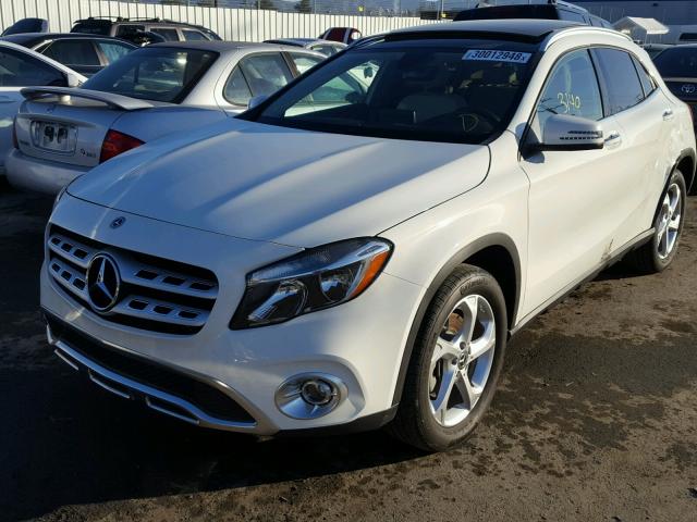 WDCTG4GB5JJ403100 - 2018 MERCEDES-BENZ GLA 250 4M WHITE photo 2