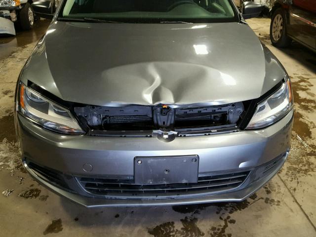 3VW2K7AJ4EM231651 - 2014 VOLKSWAGEN JETTA BASE 灰色 照片 9