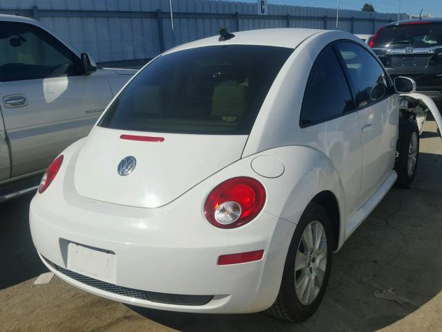 3VWRG3AG1AM012010 - 2010 VOLKSWAGEN NEW BEETLE WHITE photo 4