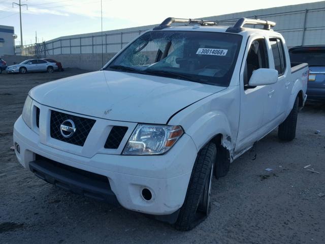 1N6AD0EV1BC431846 - 2011 NISSAN FRONTIER S WHITE photo 2