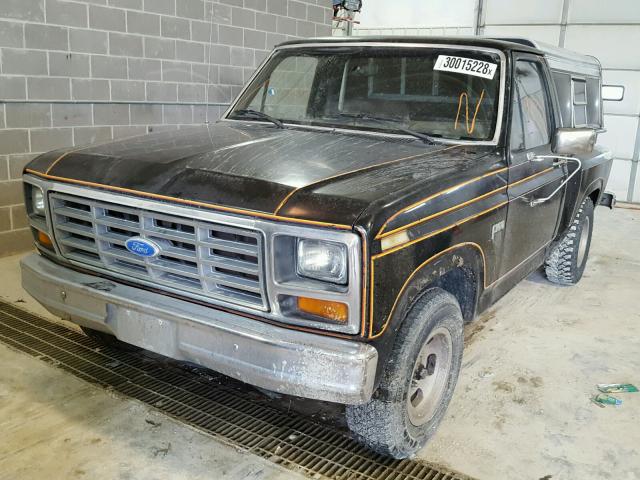 2FTCF1031CCA35803 - 1982 FORD F100 BLACK photo 2