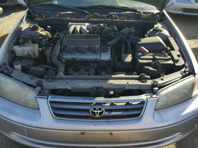 JT2BF22K510293048 - 2001 TOYOTA CAMRY CE SILVER photo 7