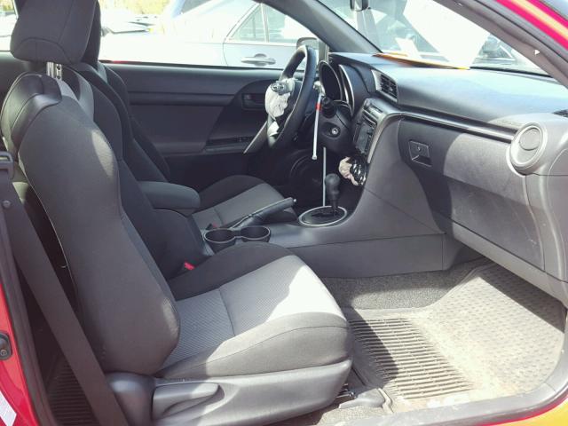JTKJF5C78F3094752 - 2015 TOYOTA SCION TC 红色 照片 5