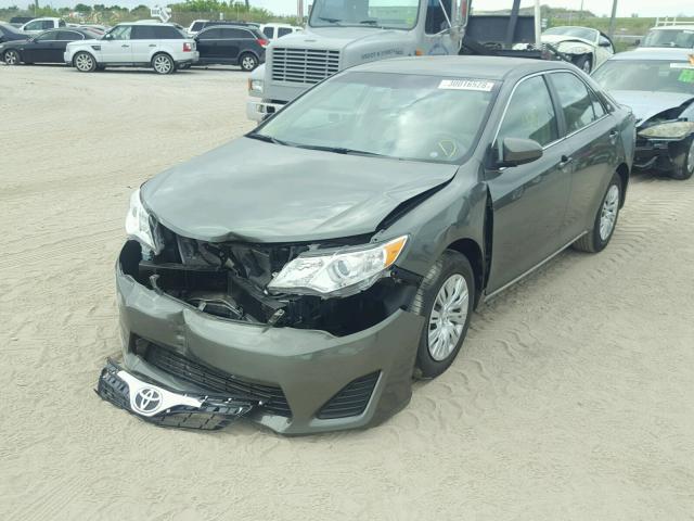 4T1BF1FKXDU677511 - 2013 TOYOTA CAMRY L GREEN photo 2