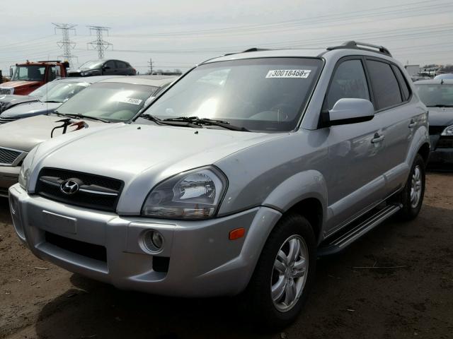 KM8JN72D08U814597 - 2008 HYUNDAI TUCSON SE GRAY photo 2