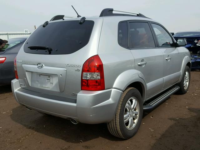 KM8JN72D08U814597 - 2008 HYUNDAI TUCSON SE GRAY photo 4