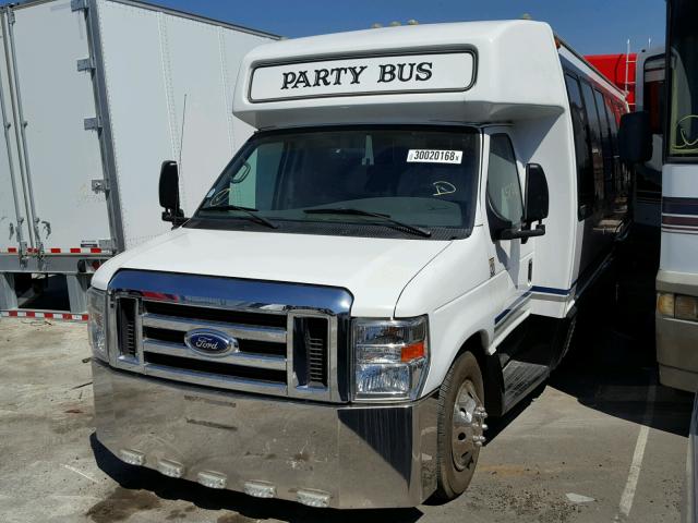 1FDWE45F62HB48945 - 2002 FORD ECONOLINE WHITE photo 2