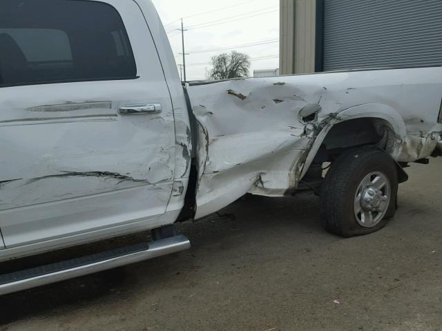 3C6UR5KL4DG556946 - 2013 RAM 2500 LARAM WHITE photo 9