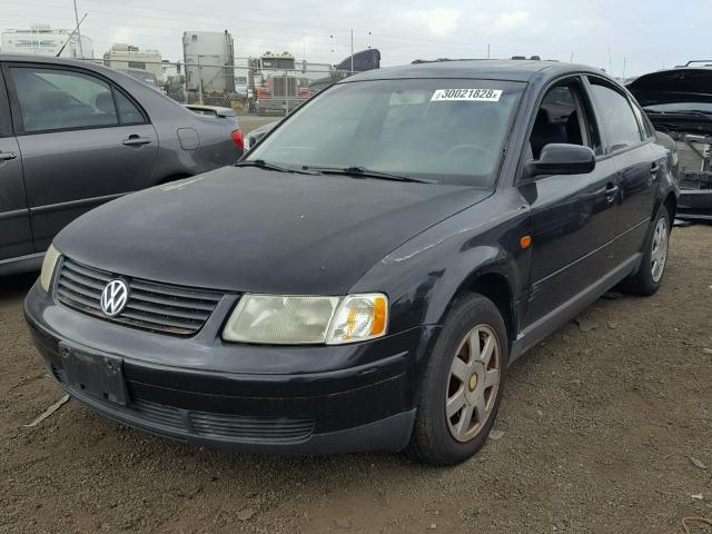 WVWMA63B1XE497684 - 1999 VOLKSWAGEN PASSAT GLS BLACK photo 2