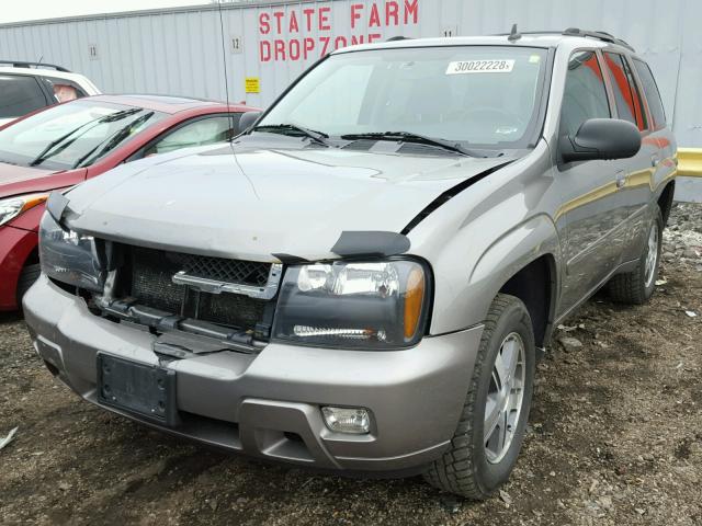 1GNDT13S772247758 - 2007 CHEVROLET TRAILBLAZE GRAY photo 2