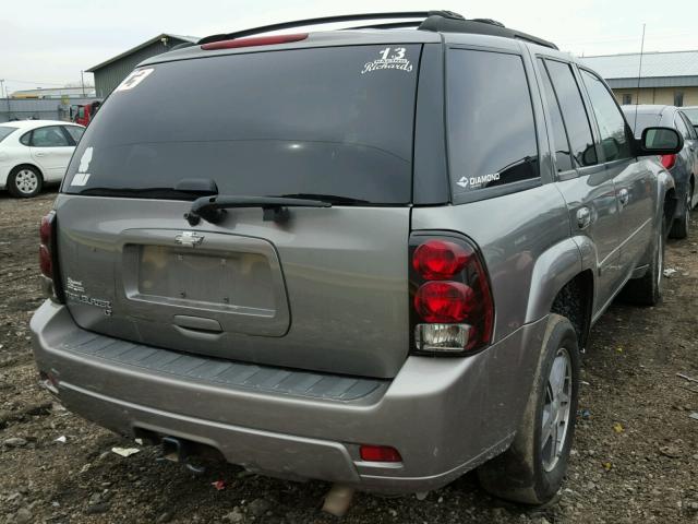 1GNDT13S772247758 - 2007 CHEVROLET TRAILBLAZE GRAY photo 4