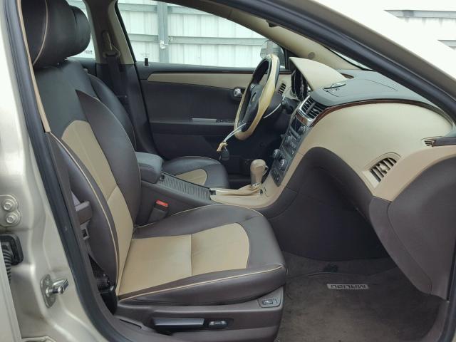 1G1ZE5E76BF376156 - 2011 CHEVROLET MALIBU LTZ 金色 照片 5