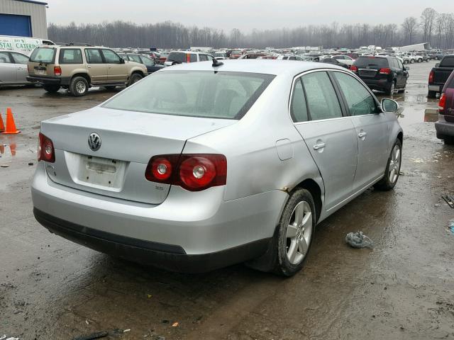 3VWRM71K58M176021 - 2008 VOLKSWAGEN JETTA SE SILVER photo 4