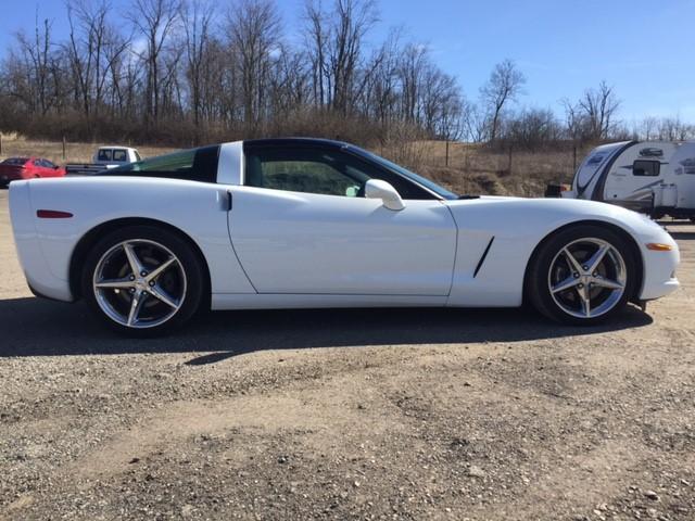 1G1YG2DW6C5102475 - 2012 CHEVROLET CORVETTE WHITE photo 1