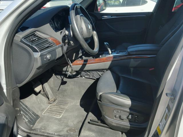 5UXZW0C59BL659112 - 2011 BMW X5 XDRIVE3 SILVER photo 9