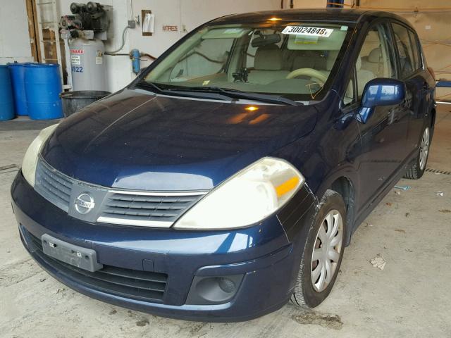 3N1BC13E27L361260 - 2007 NISSAN VERSA S BLUE photo 2